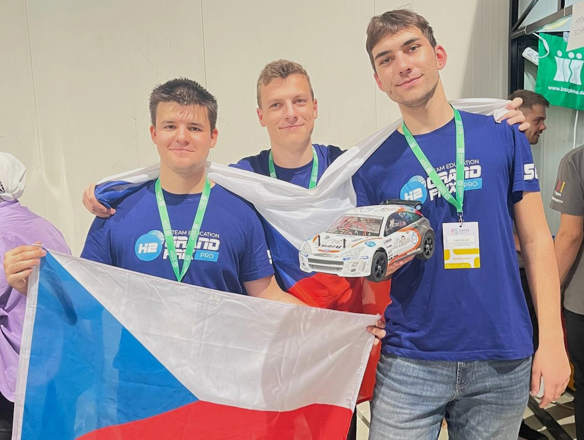 Úspěch studentů Střední školy automobilní Holice na mezinárodní soutěži SAF 2024 Green Steam Festival v ázerbájdžánském Baku